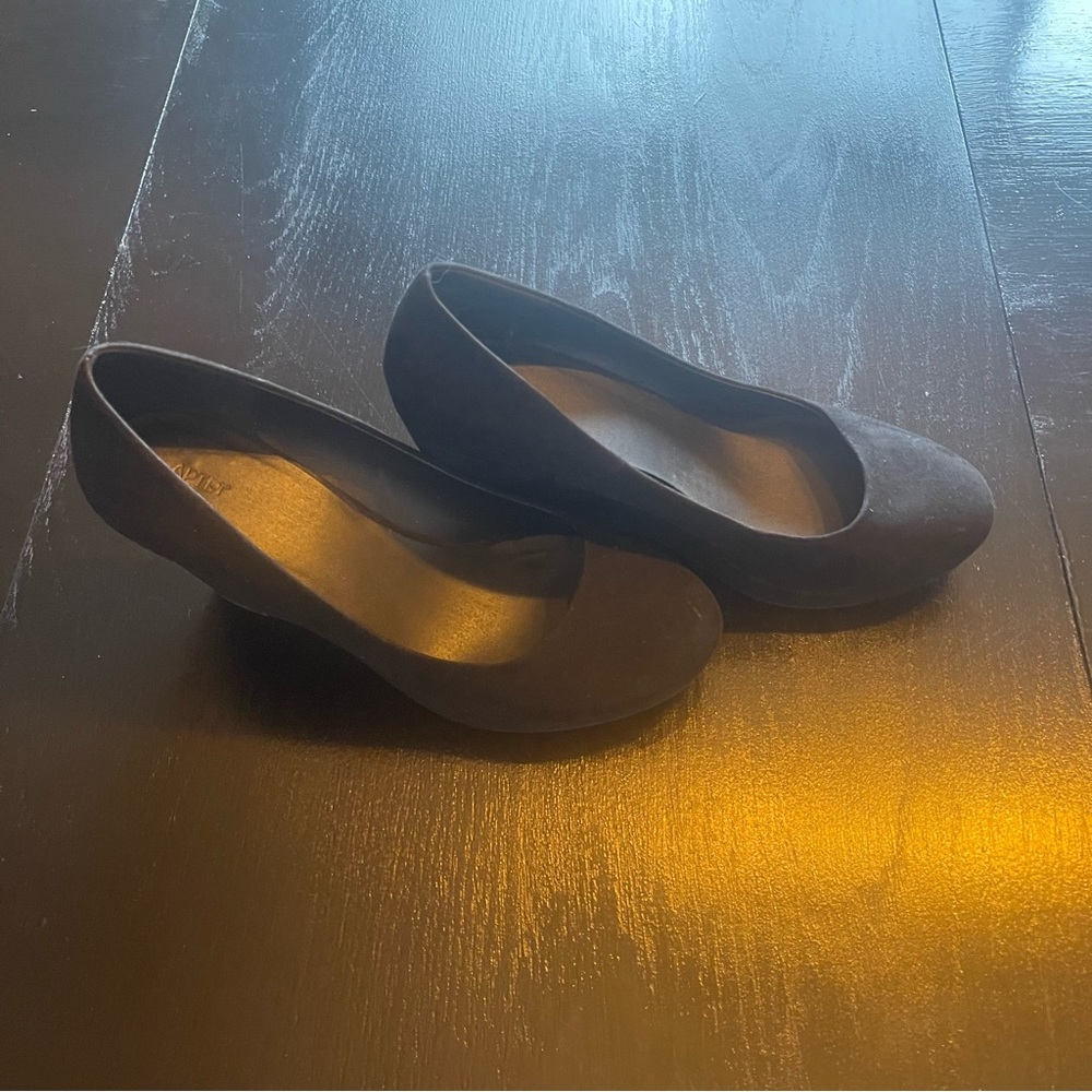 FREE in Bundle Black Plain Three Inch Wedge Size 6 GUESSTIMATE